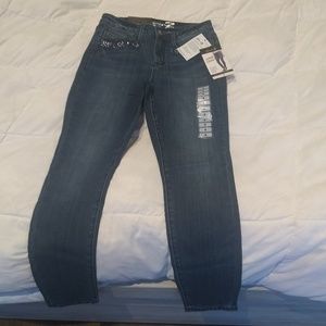 NWT Seven7 Jeans Size 4